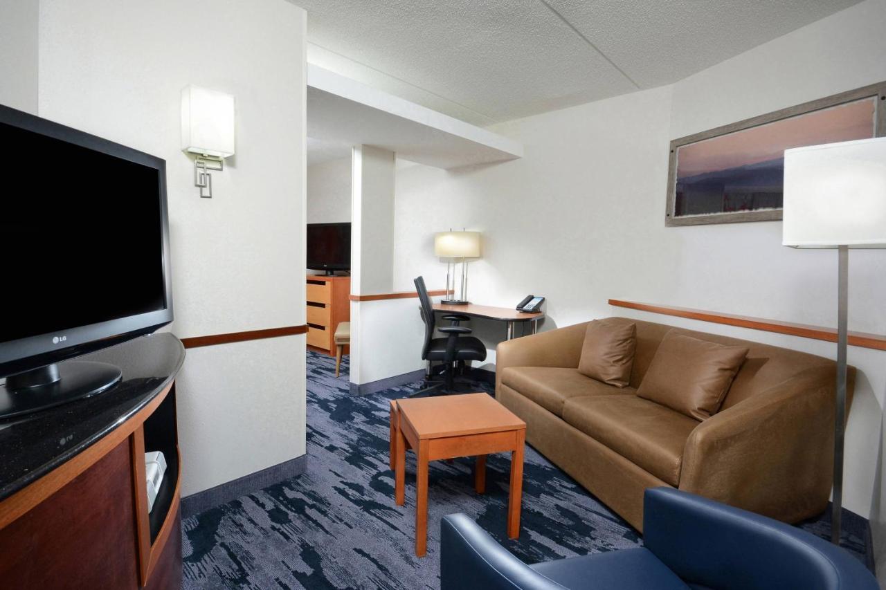Fairfield Inn & Suites By Marriott Charlottesville North מראה חיצוני תמונה