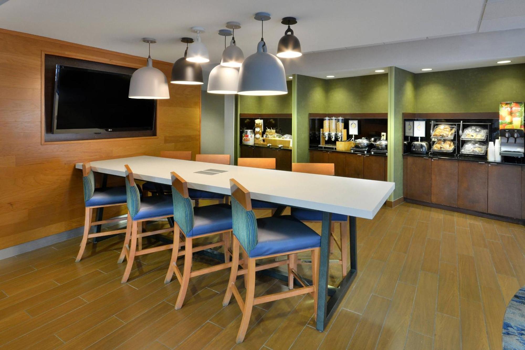 Fairfield Inn & Suites By Marriott Charlottesville North מראה חיצוני תמונה