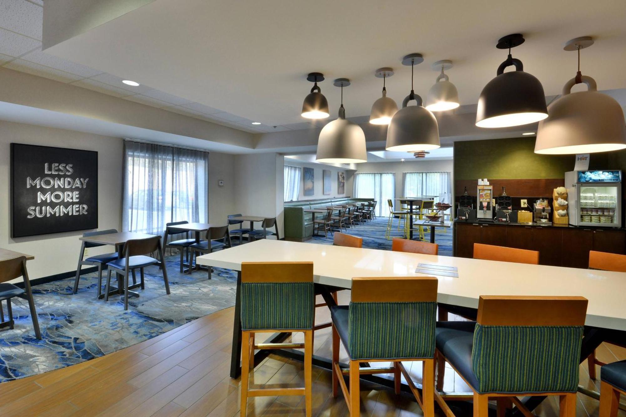 Fairfield Inn & Suites By Marriott Charlottesville North מראה חיצוני תמונה