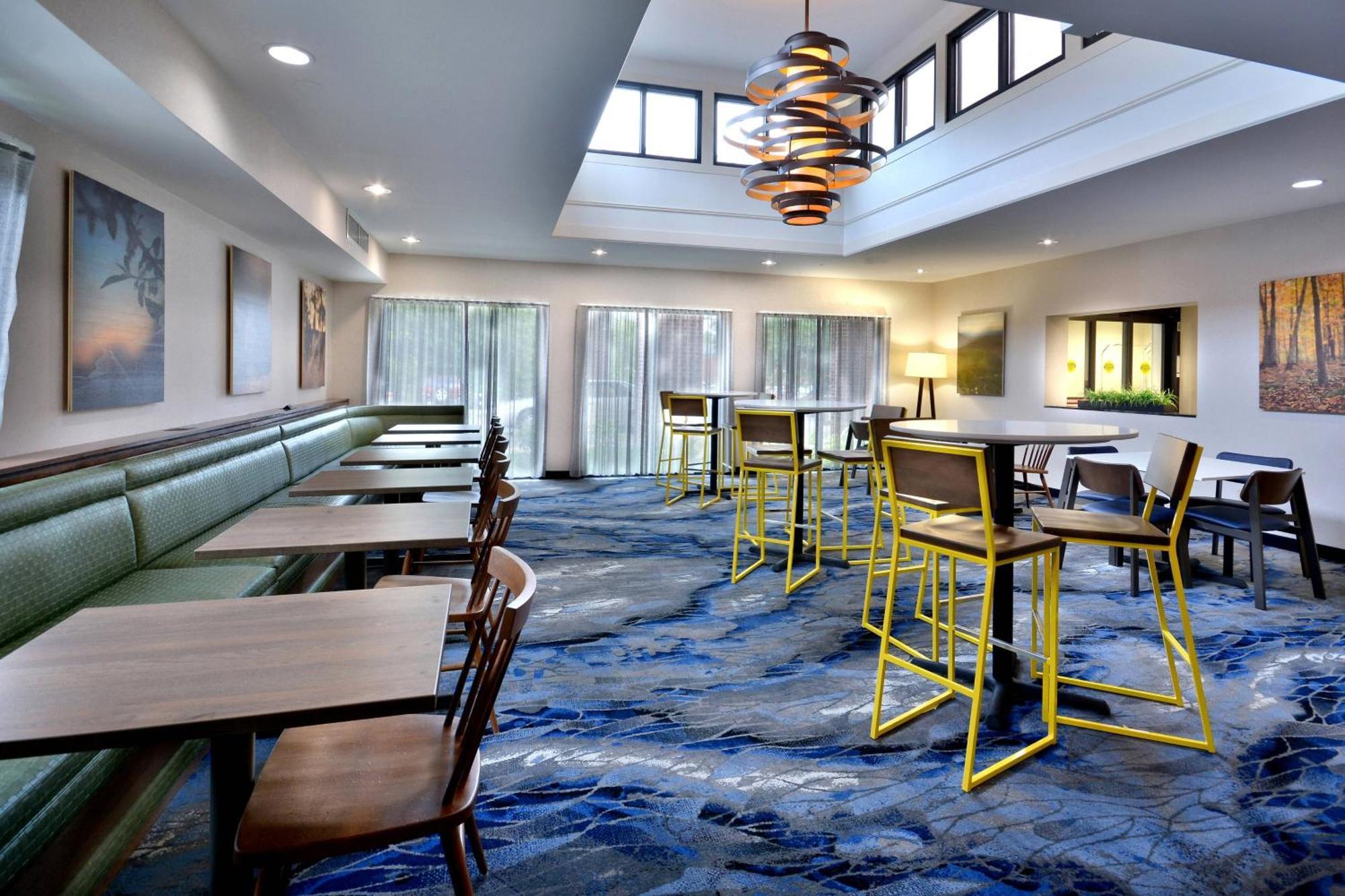 Fairfield Inn & Suites By Marriott Charlottesville North מראה חיצוני תמונה